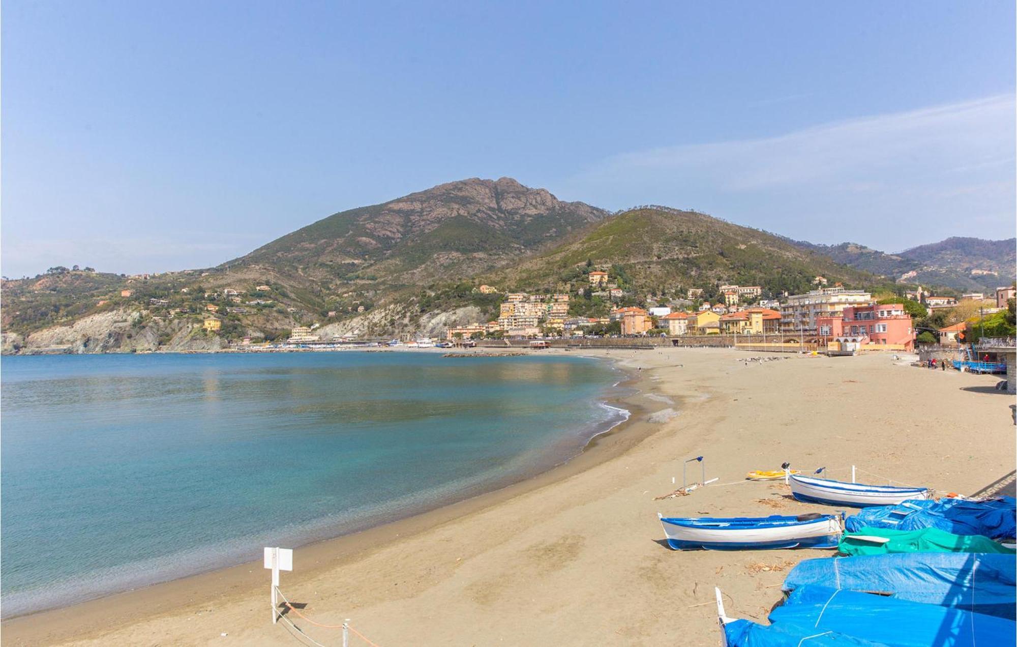 Gorgeous Apartment In Levanto With Kitchen Exterior foto