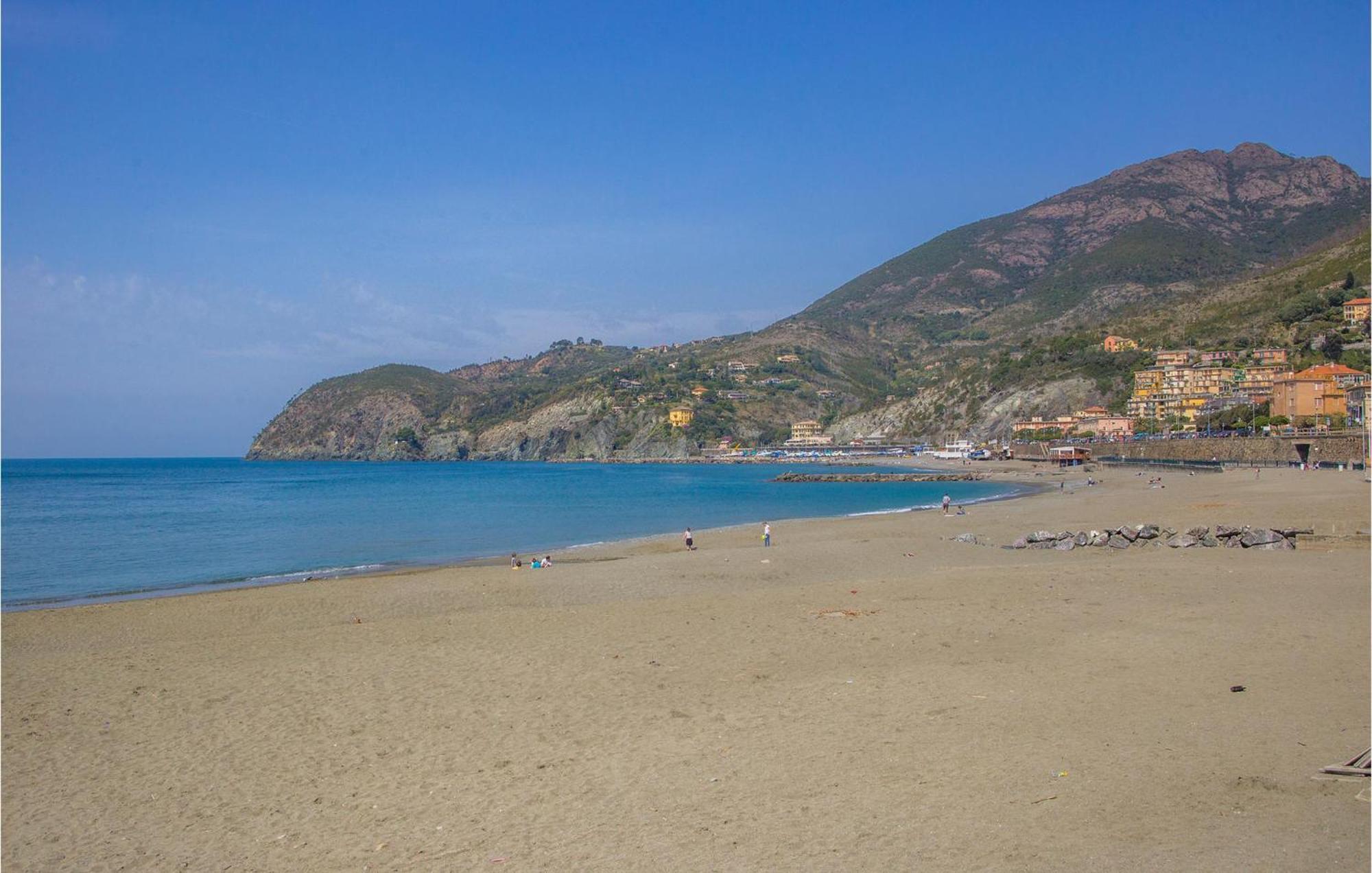 Gorgeous Apartment In Levanto With Kitchen Exterior foto